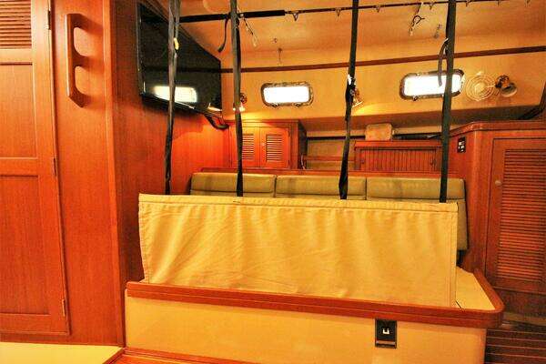 Island Packet 420 Yacht For Sale