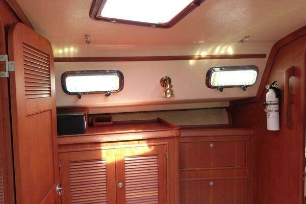 Island Packet 420 Yacht For Sale