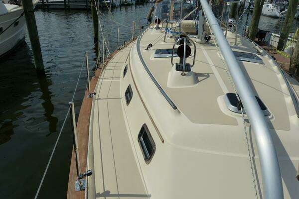 Island Packet 420 Yacht For Sale