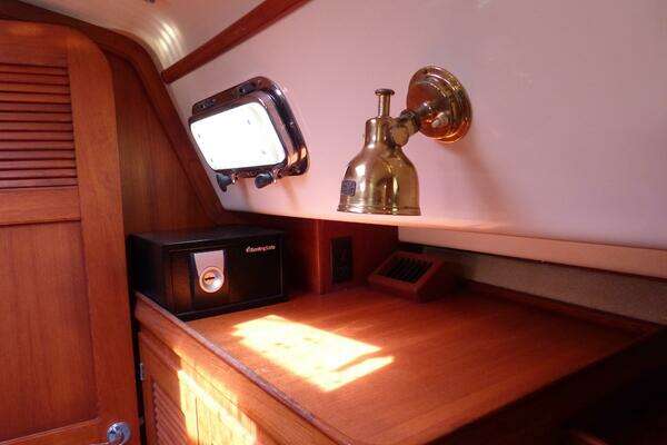 Island Packet 420 Yacht For Sale