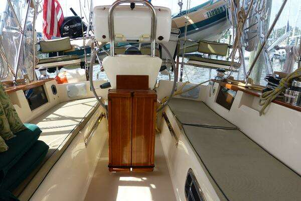 Island Packet 420 Yacht For Sale