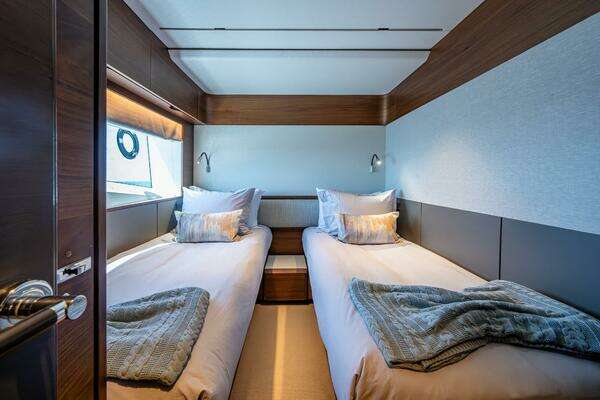 Princess Y95 Yacht For Sale