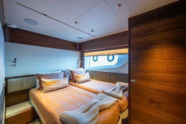 Princess Y95 Yacht For Sale