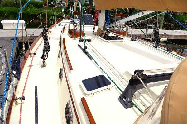 Pacific Seacraft 40 Yacht For Sale