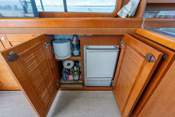 Beneteau Swift Trawler 34 Yacht For Sale