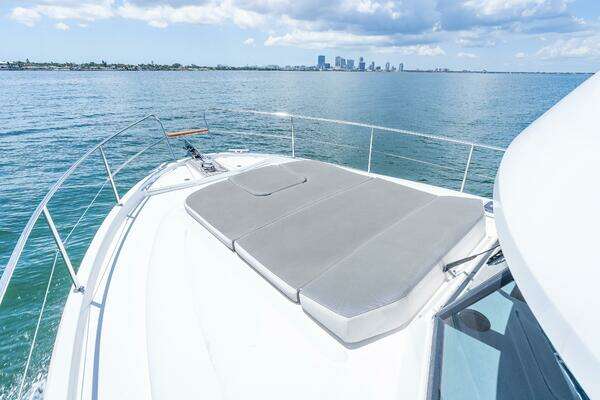 Beneteau Swift Trawler 34 Yacht For Sale