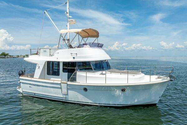 Beneteau Swift Trawler 34 Yacht For Sale