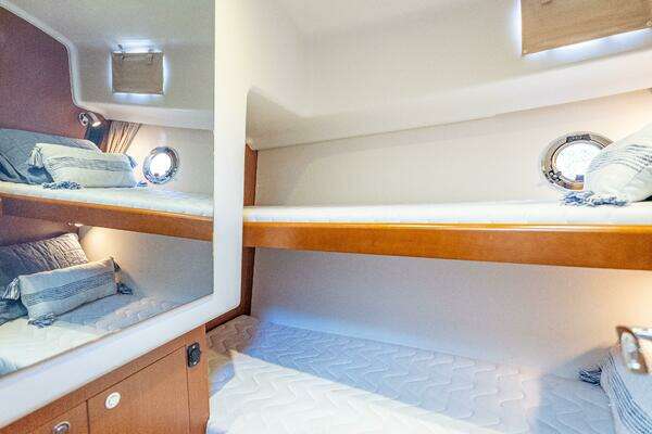 Beneteau Swift Trawler 34 Yacht For Sale