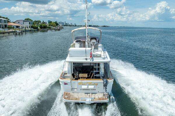 Beneteau Swift Trawler 34 Yacht For Sale