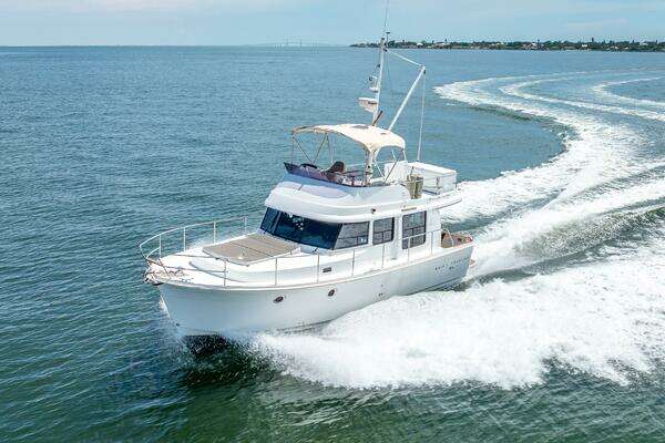 Beneteau Swift Trawler 34 Yacht For Sale