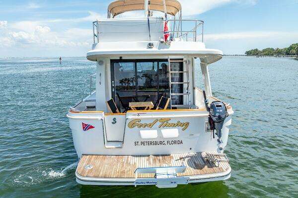 Beneteau Swift Trawler 34 Yacht For Sale