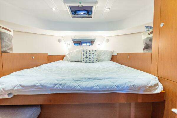 Beneteau Swift Trawler 34 Yacht For Sale