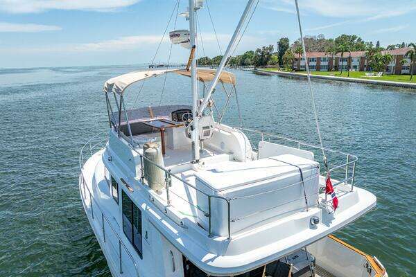 Beneteau Swift Trawler 34 Yacht For Sale