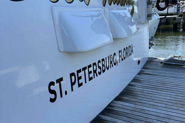Beneteau Swift Trawler 34 Yacht For Sale