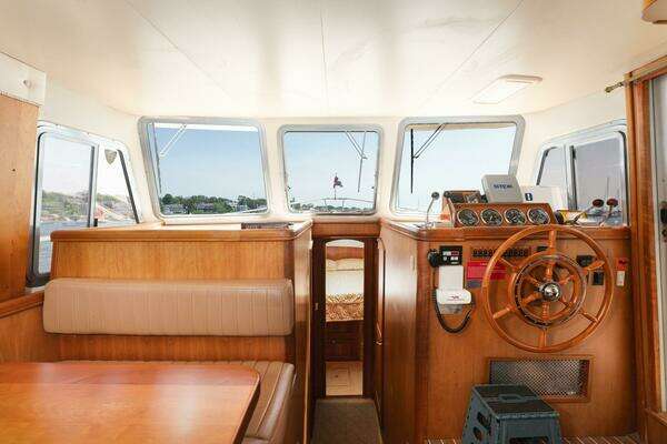 Mainship 400 Trawler Yacht For Sale
