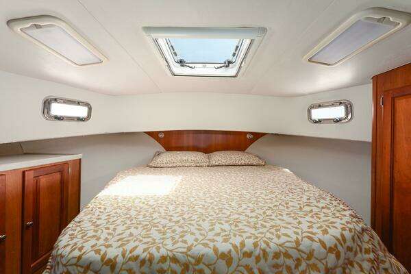 Mainship 400 Trawler Yacht For Sale