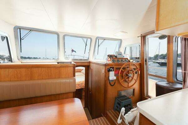 Mainship 400 Trawler Yacht For Sale