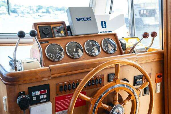 Mainship 400 Trawler Yacht For Sale