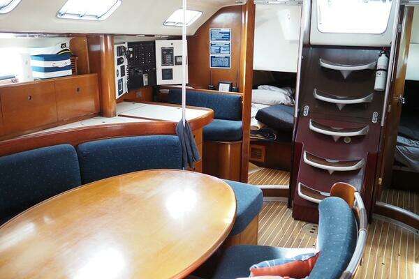 Photo of the 1991 Beneteau 45f5