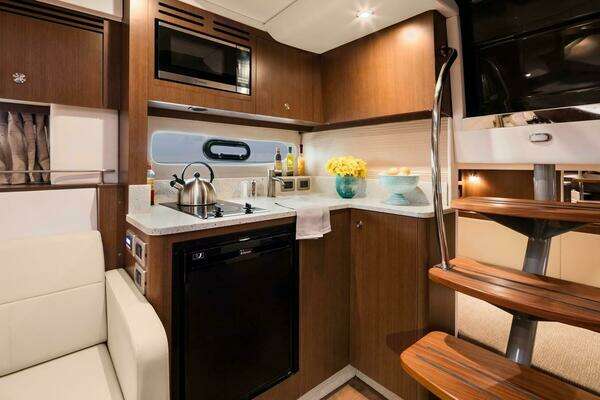 Sea Ray 350 Sundancer Yacht For Sale