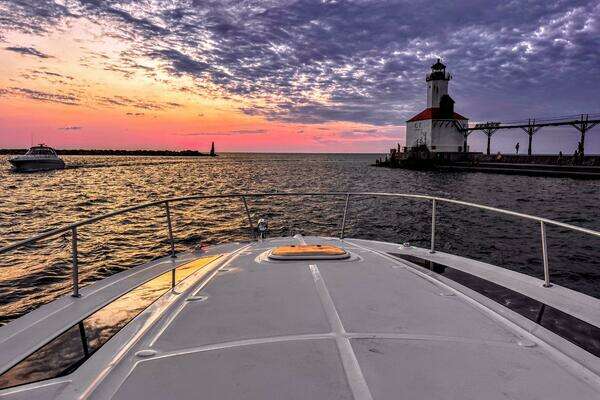 Sea Ray 350 Sundancer Yacht For Sale