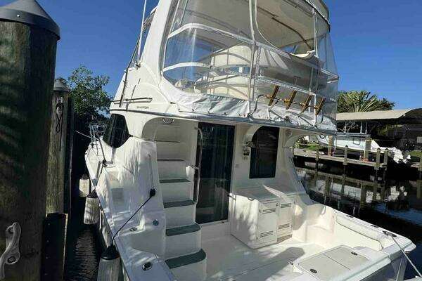 Photo of the 2005 Silverton 34c "Sub-Lime"