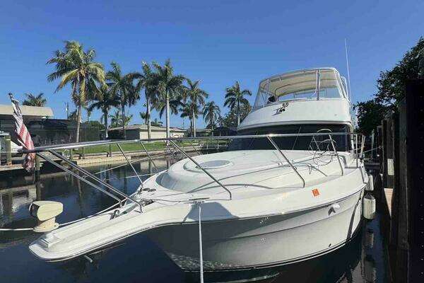 Photo of the 2005 Silverton 34c "Sub-Lime"