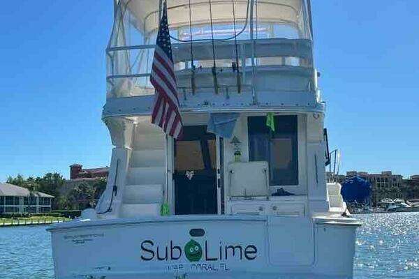 Photo of the 2005 Silverton 34c "Sub-Lime"