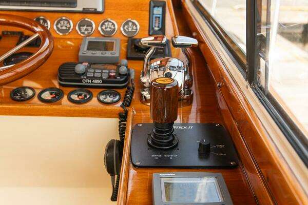 Hinckley Talaria 44 Express Yacht For Sale