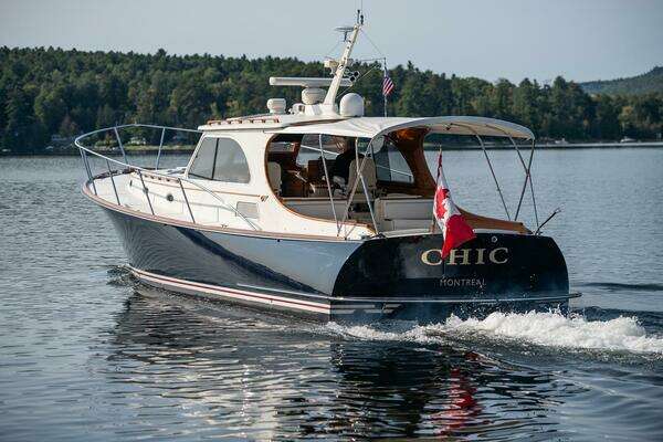 Hinckley Talaria 44 Express Yacht For Sale