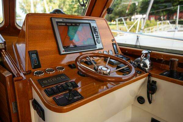 Hinckley Talaria 44 Express Yacht For Sale