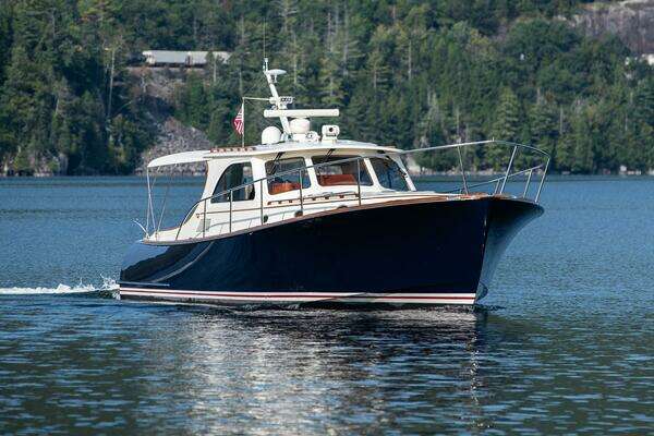 Hinckley Talaria 44 Express Yacht For Sale