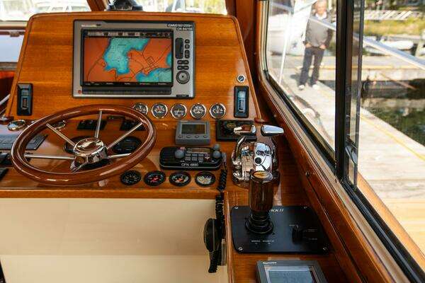 Hinckley Talaria 44 Express Yacht For Sale