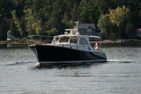 Hinckley Talaria 44 Express Yacht For Sale