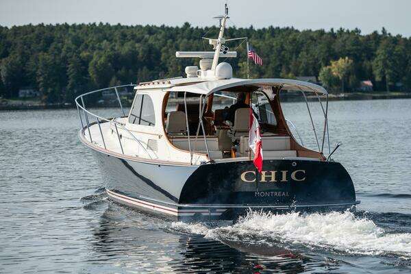Hinckley Talaria 44 Express Yacht For Sale
