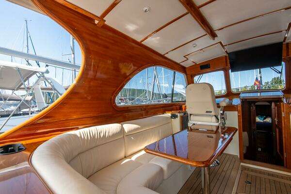 Hinckley Talaria 44 Express Yacht For Sale