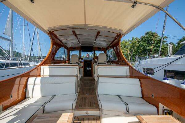 Hinckley Talaria 44 Express Yacht For Sale
