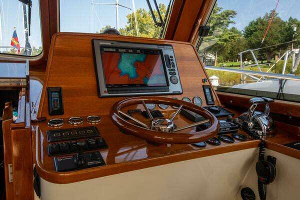 Hinckley Talaria 44 Express Yacht For Sale