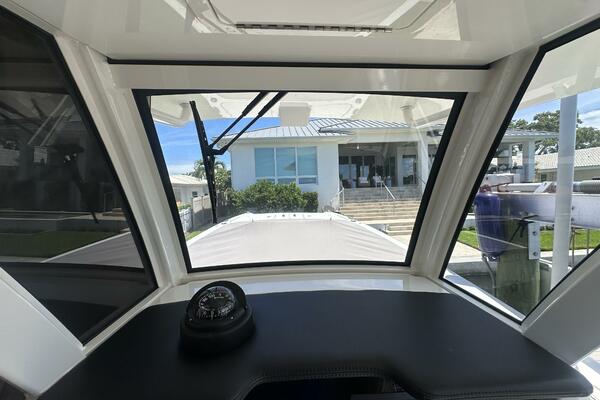 28ft World Cat Yacht For Sale