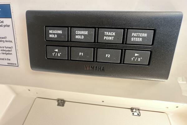 28ft World Cat Yacht For Sale