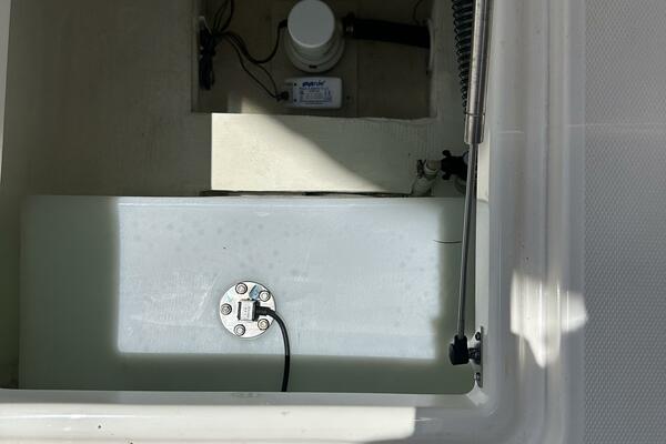 28ft World Cat Yacht For Sale