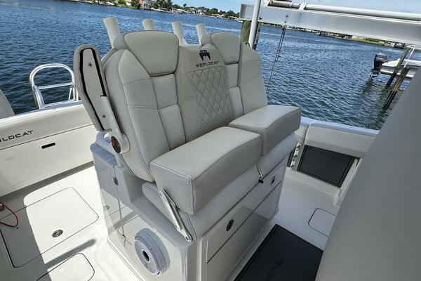 28ft World Cat Yacht For Sale