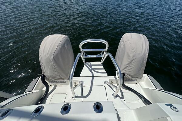 28ft World Cat Yacht For Sale