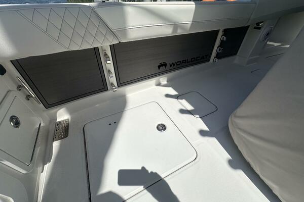 28ft World Cat Yacht For Sale