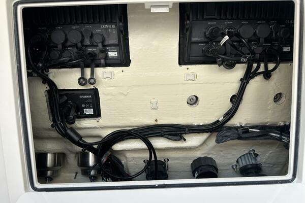 28ft World Cat Yacht For Sale