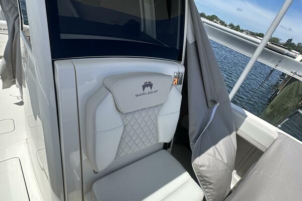 28ft World Cat Yacht For Sale