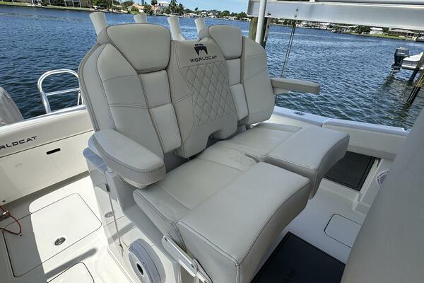 28ft World Cat Yacht For Sale