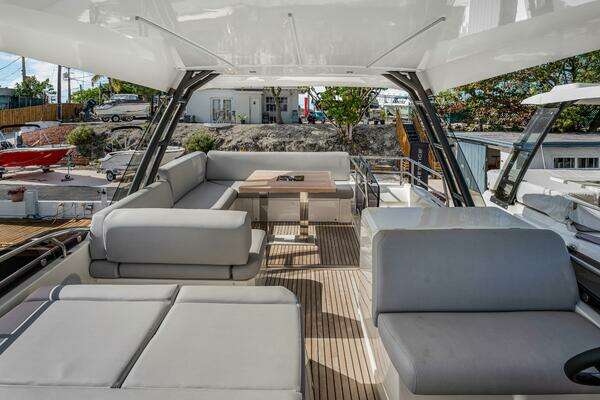 Prestige 520 Yacht For Sale