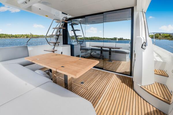Photo of the 2023 Prestige 520