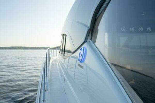 Riviera 5400 Sport Yacht Yacht For Sale